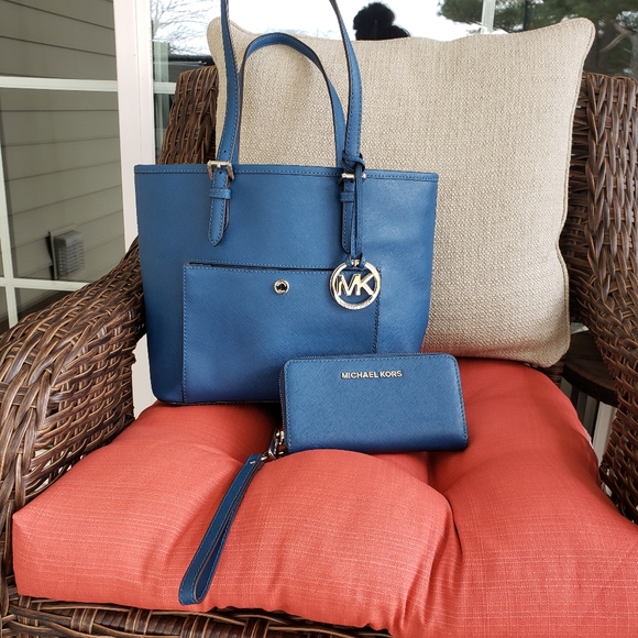 Michael Kors Handbags - Michael Kors Purse & Wrist Wallet